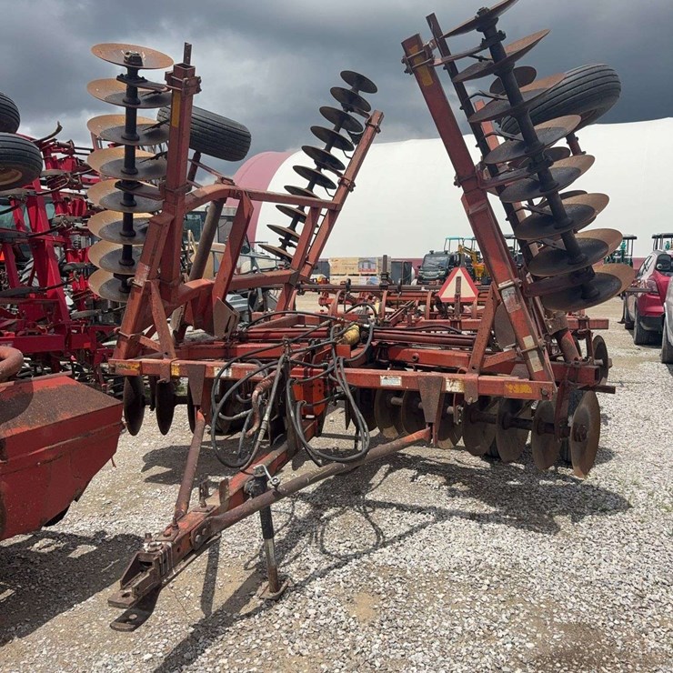 MASSEY-FERGUSON 820