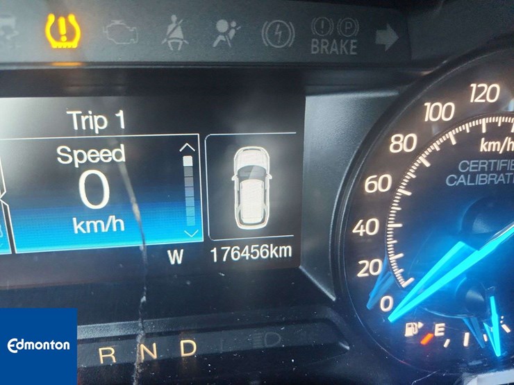 2018-ford-explorer-image-25