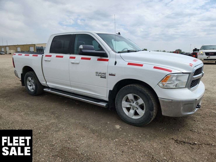 2020-ram-1500-classic-image-2