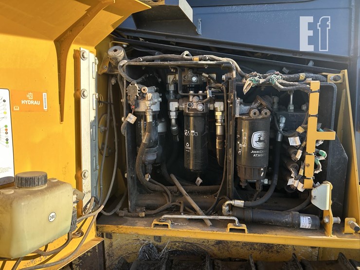 2017-deere-700k-xlt-image-29