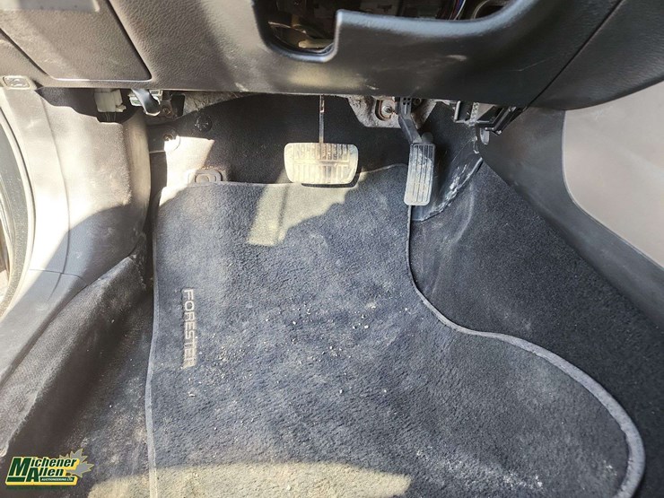 2010-subaru-forester-image-23