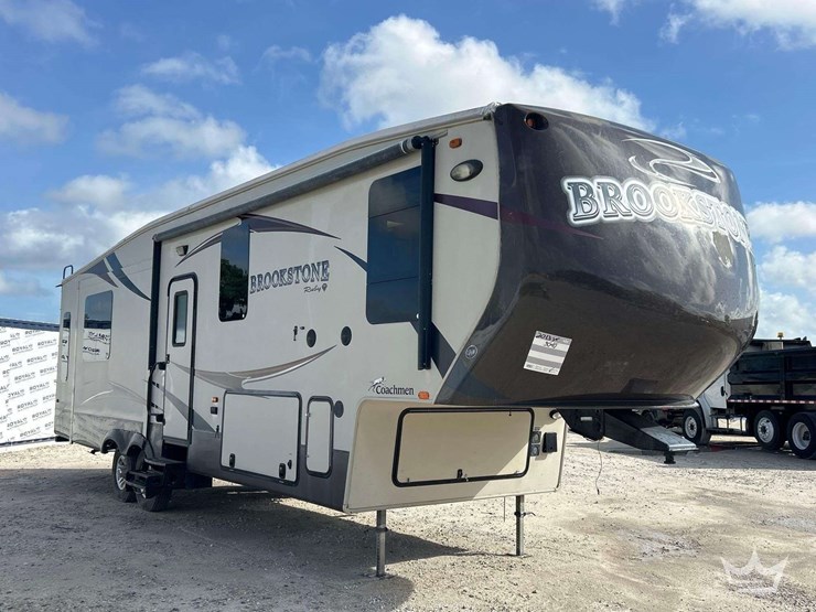 2013-forest-rive-brookstone-310ls-5th-wheel-t/a-travel-trailer-image-2