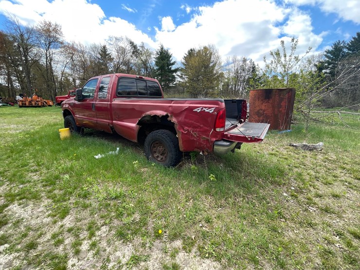 #2876-•-2001-f250-super-duty-truck-(no-title,-for-parts)-(or)-image-4