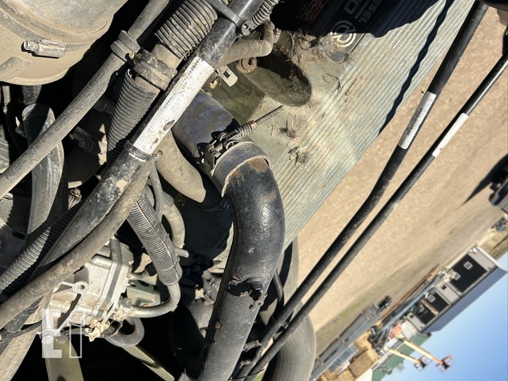 2000-freightliner-fld120-image-71