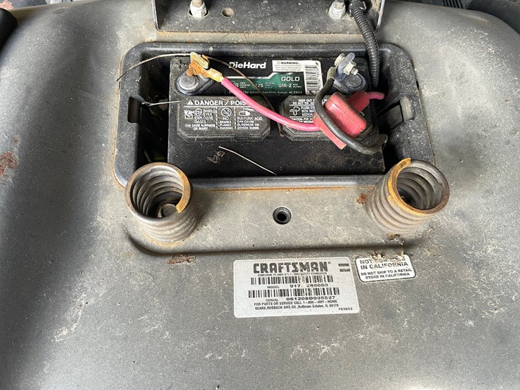 #2892-•-craftsman-riding-lawn-mower-(or)-image-11