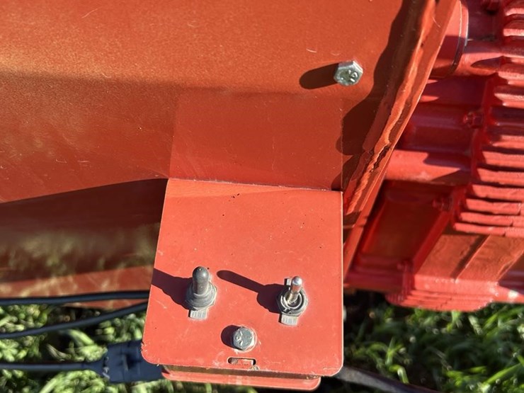 buhler-farm-king-16104-image-34