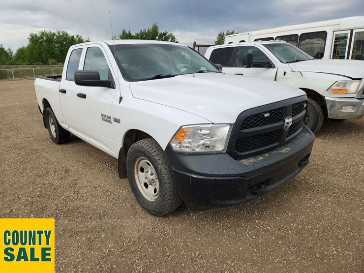 2015-dodge-1500-image-4