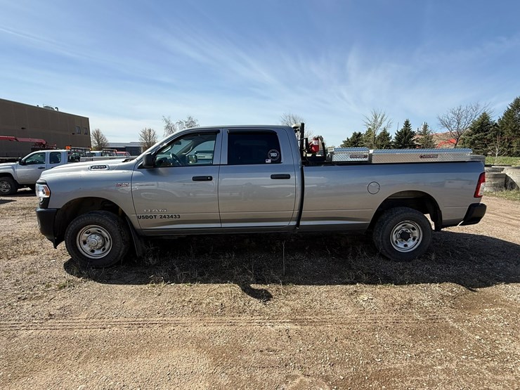 2021-dodge-2500-image-2