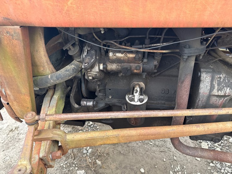 massey-ferguson-135-image-15