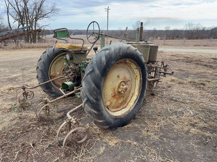 john-deere-b-image-5