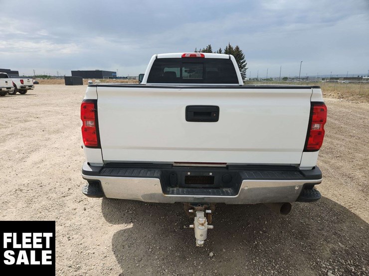 2018-chevrolet-silverado-3500hd-image-8