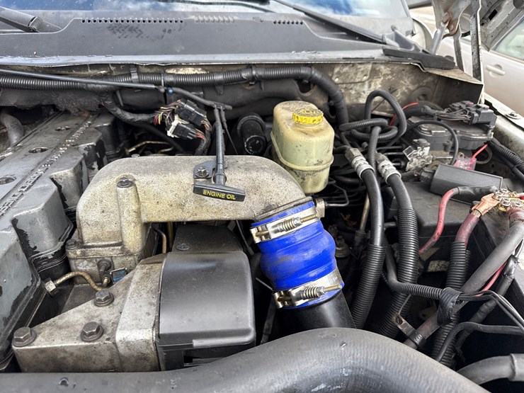 2001-dodge-2500-image-56