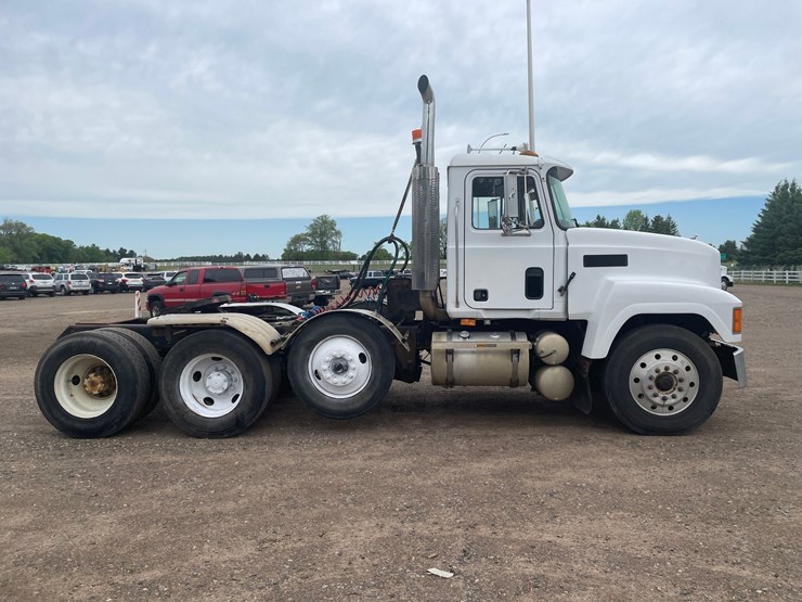 1999-mack-ch600-image-6