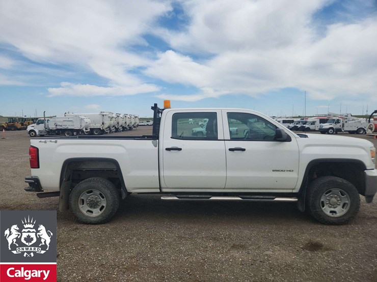 2015-gmc-sierra-2500hd-image-8