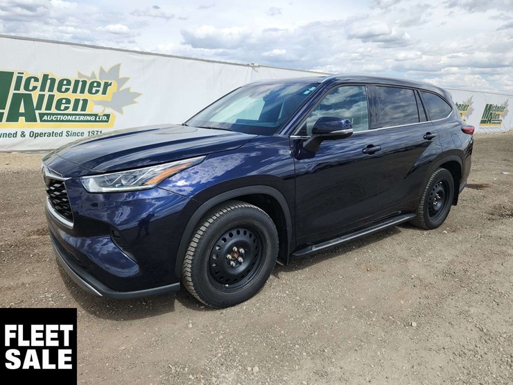 2023-toyota-highlander-image-1