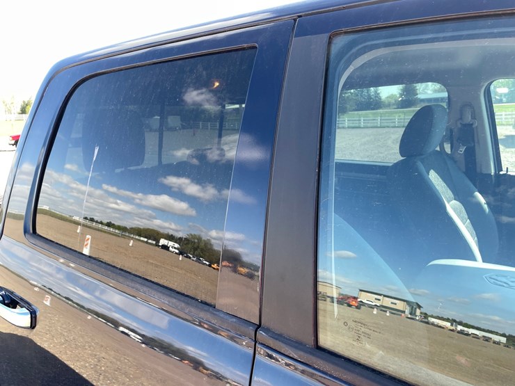 #1312-•-2016-dodge-ram-pickup-truck-(has-mn-salvage-title)-image-39
