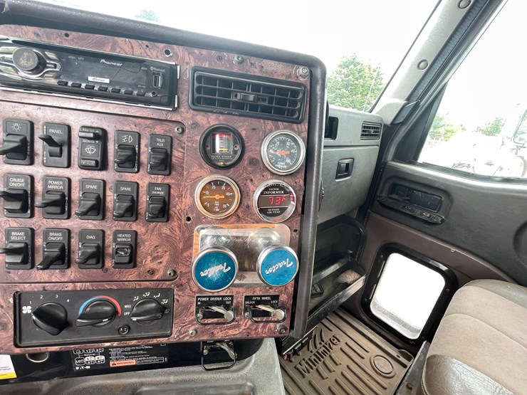 2002-international-9900i-image-53
