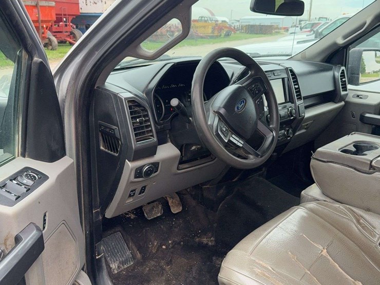 2020-ford-f150-image-9