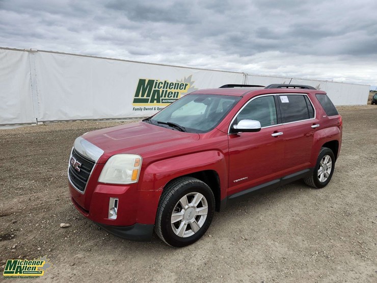 2013-gmc-terrain-slt-image-1