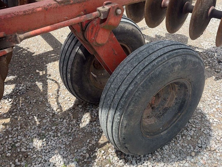 massey-ferguson-820-image-5