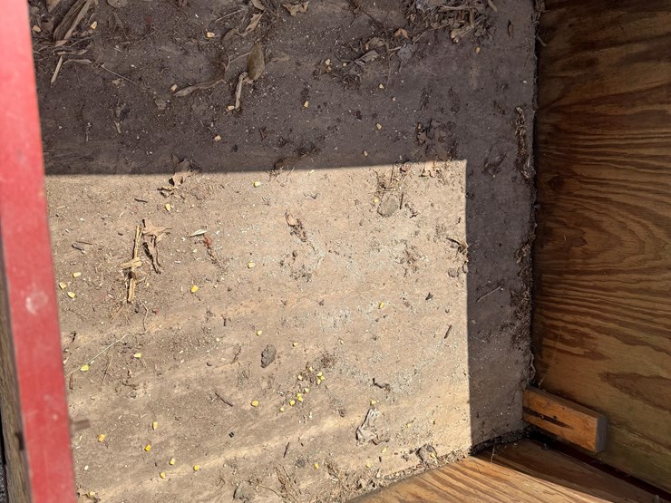 tafco-50"x50"x30"-seed-box-image-10