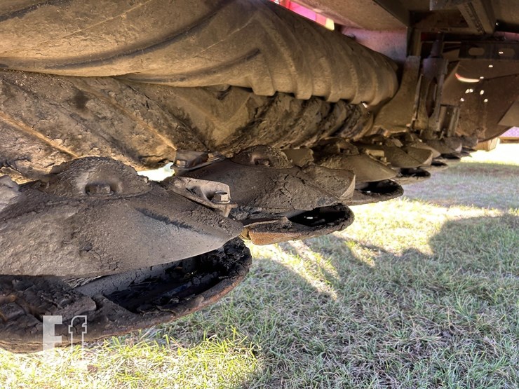 2014-new-holland-h7460-image-7