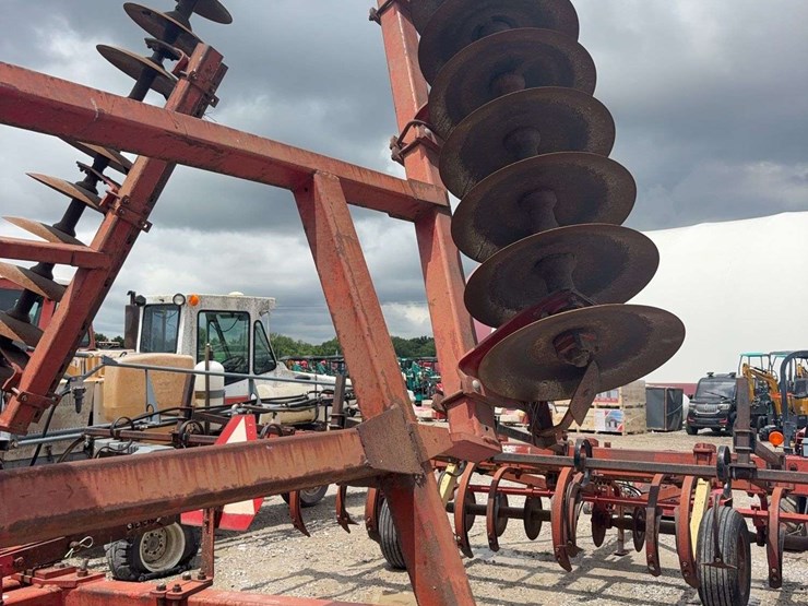 massey-ferguson-820-image-6