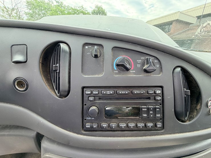 2008-ford-e450-image-48