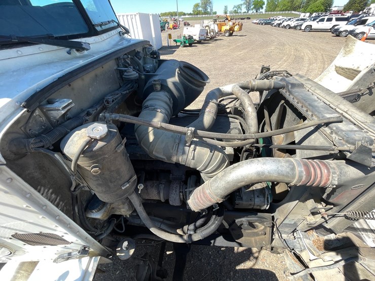 2002-peterbilt-385-image-32