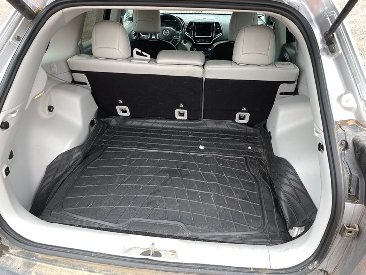 2019-jeep-cherokee-limited-image-13