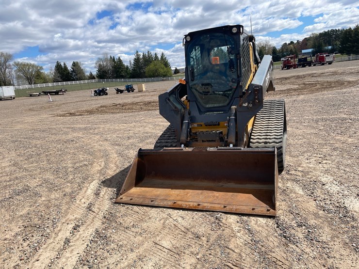2018-deere-331g-image-12