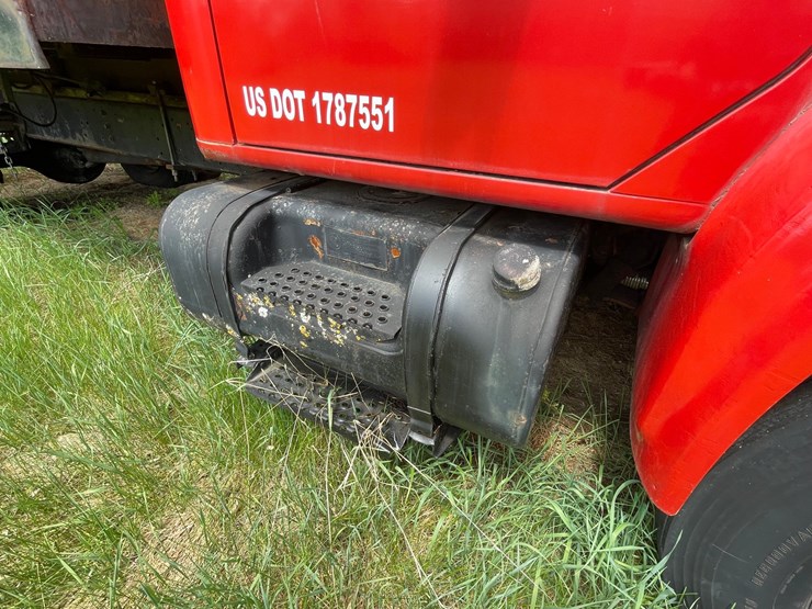 #2881-•-1990-international-sealcoating-truck-(has-wi-title)-(or)-image-8
