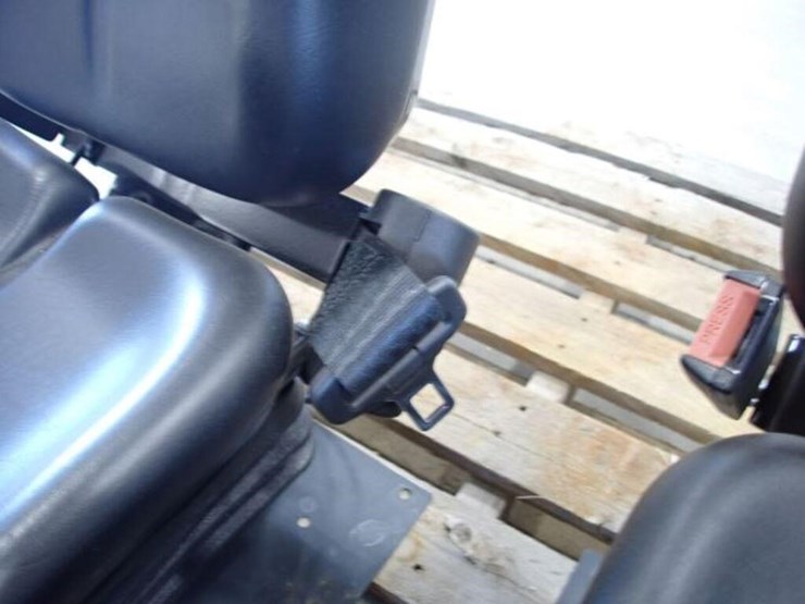qty-of-(2)-cobo-tractor-seats-image-12