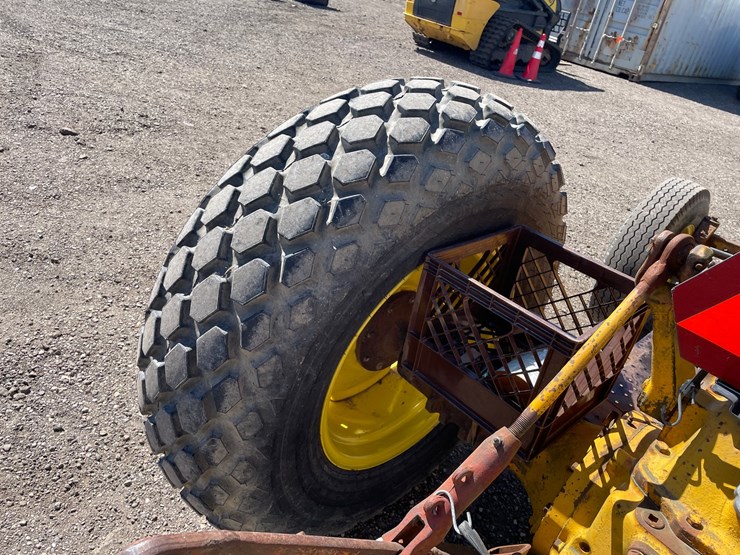 john-deere-302d-image-15