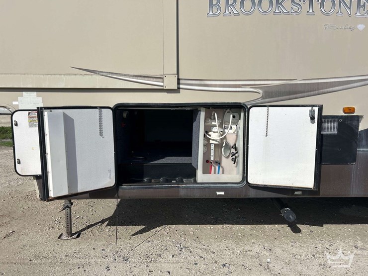 2013-forest-rive-brookstone-310ls-5th-wheel-t/a-travel-trailer-image-43