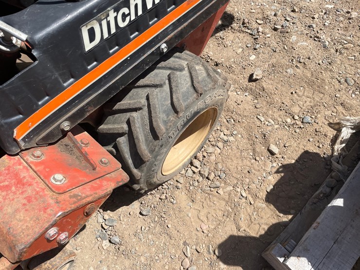 #1018-•-2002-ditch-witch-walk-behind-trencher-image-9