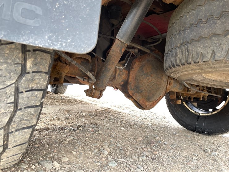 #1304-•-2005-gmc-sierra-pickup-truck-*non-runner*-(has-mn-title)-image-26