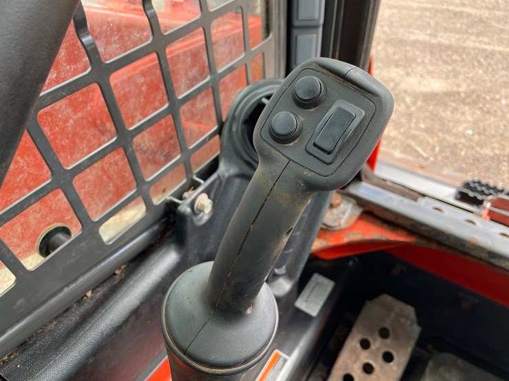 2022-kubota-ssv65-image-46