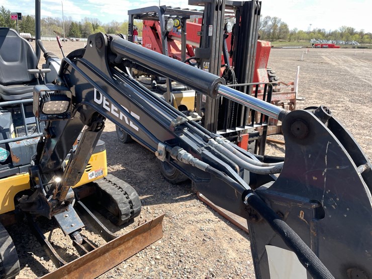 deere-17g-image-10