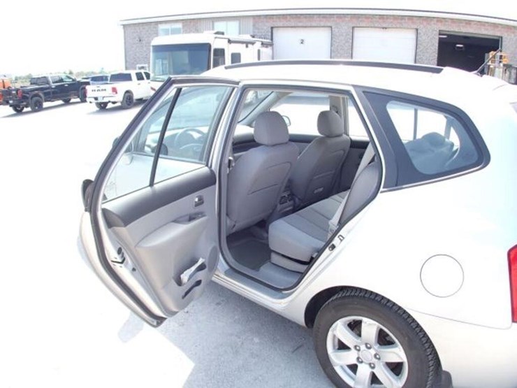2007-kia-rondo-ex-sport-utility-vehicle-knafg52667-image-25