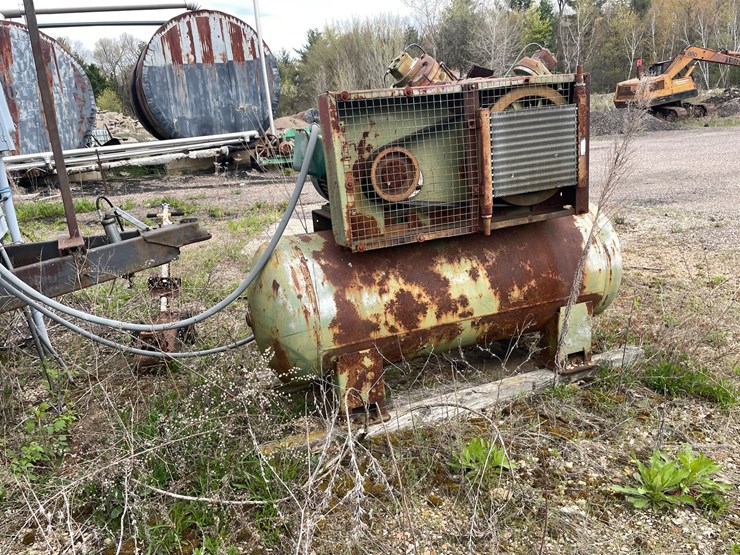 #2822-•-ingersoll-rand-air-compressor-(g)-image-4