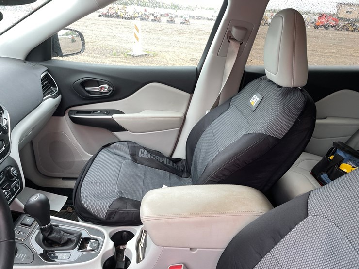 2019-jeep-cherokee-limited-image-24