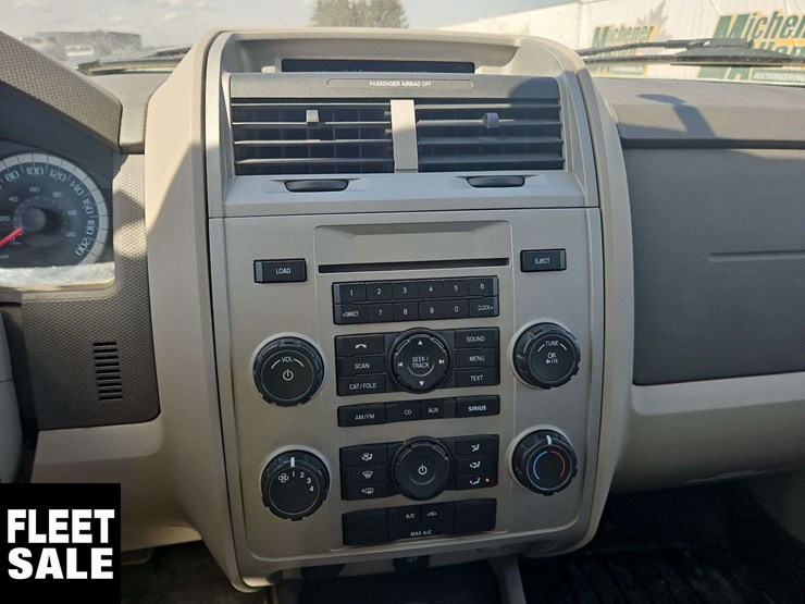2011-ford-escape-image-21