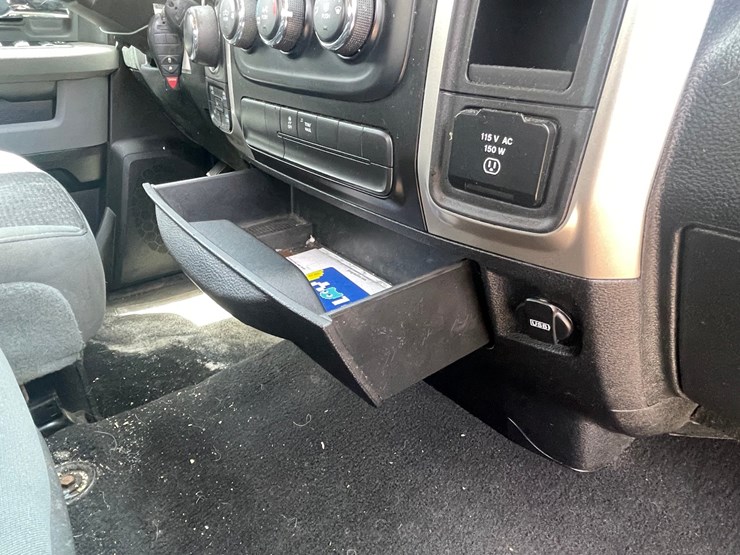 2016-dodge-ram-1500-image-36