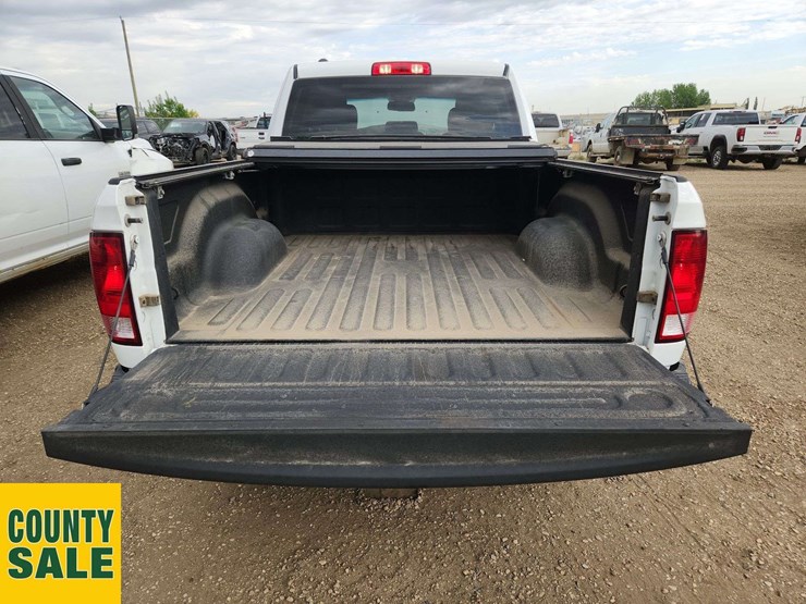 2015-dodge-1500-image-22