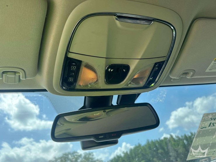 2016-jeep-cherokee-image-19
