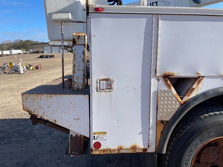 2000-ford-f750-image-16
