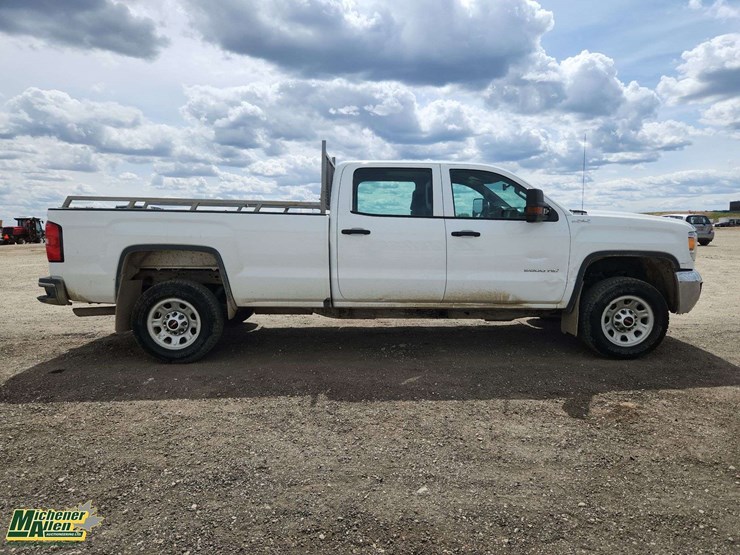 2017-gmc-sierra-2500hd-image-8