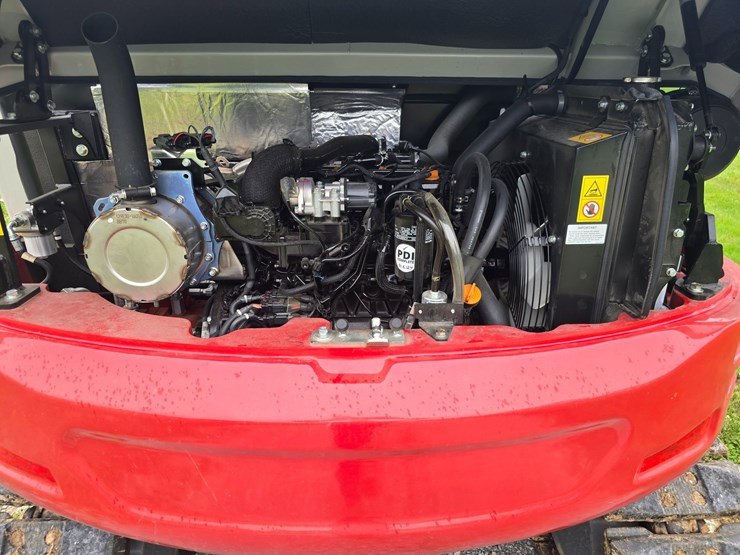 2024-takeuchi-tb290-image-75