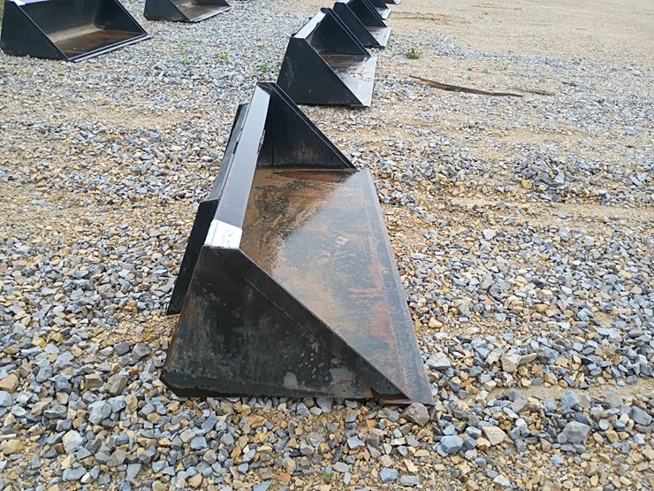 #24745-•-72"-smooth-bucket-skid-steer-attachment-image-2